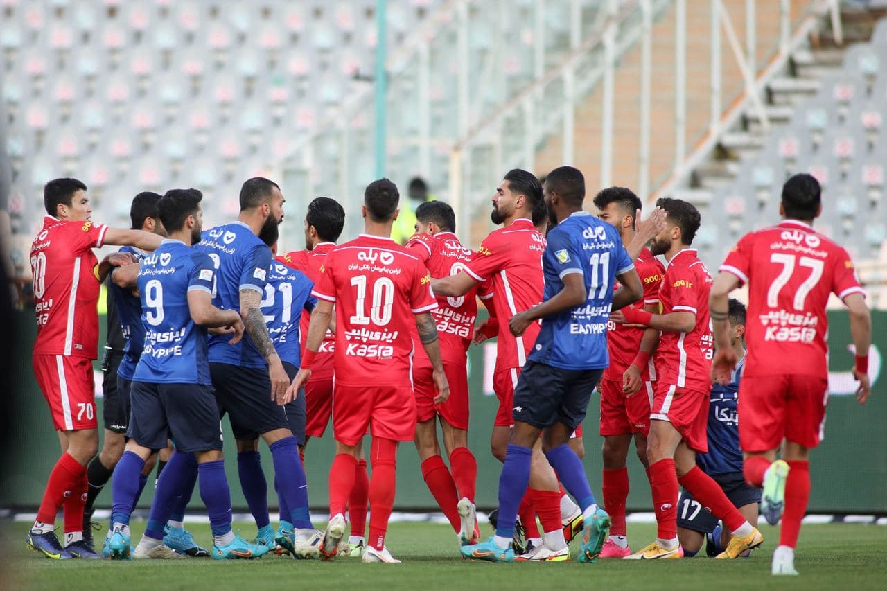 آذری: استقلال و پرسپولیس با بیانیهنویسی از آسیا حذف شدند
