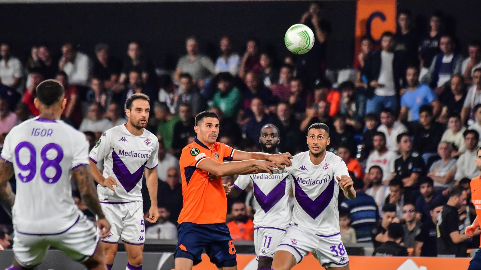 خلاصه بازی استانبول باشاک شهیر 3-0 فیورنتینا