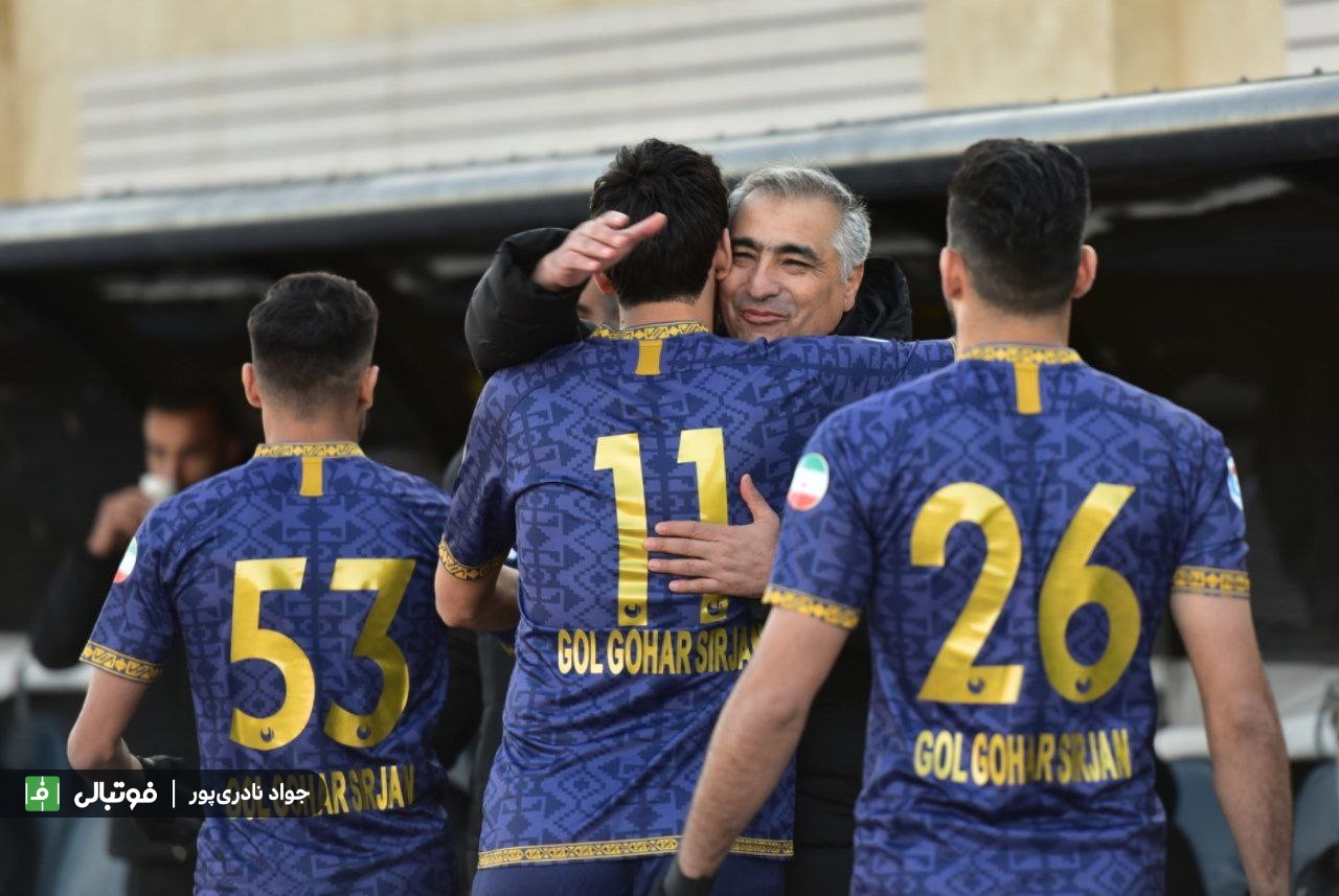 گزارش تصویری از دیدار گل‌گهر مقابل هوادار