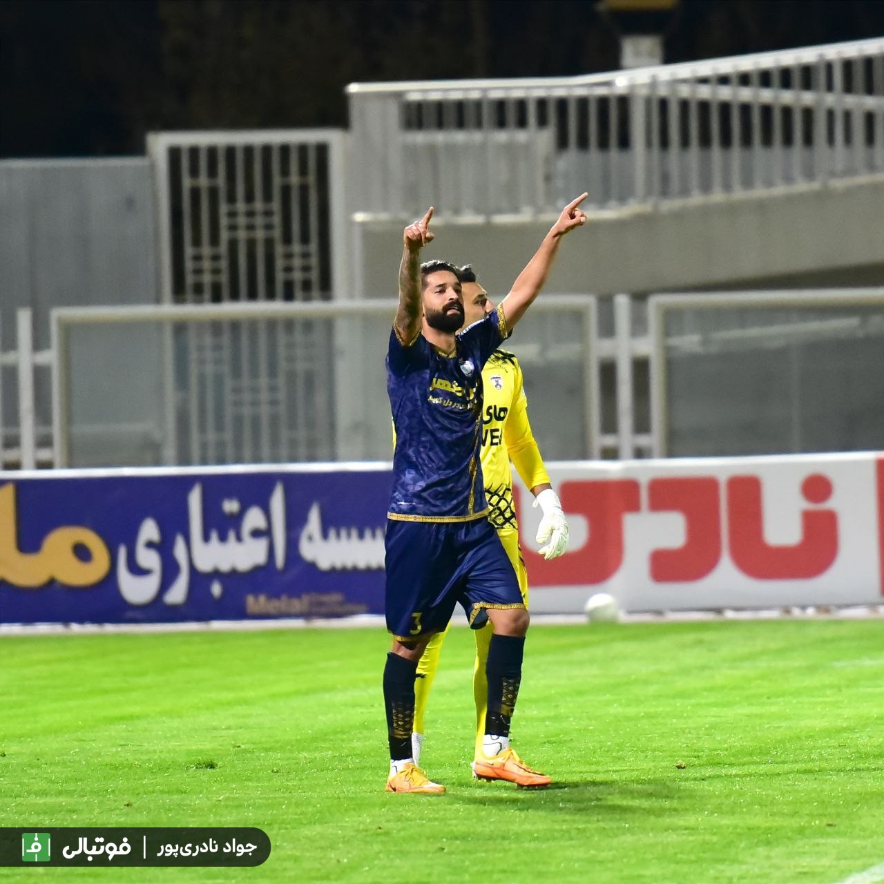 گزارش تصویری از دیدار گل‌گهر مقابل هوادار