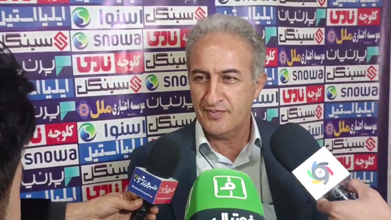 اختصاصی/ صحبت های سرپرست تیم نساجی در رابطه با اشتباه در تعویض بازیکنان و دلیل عصبانیت حمید مطهری
