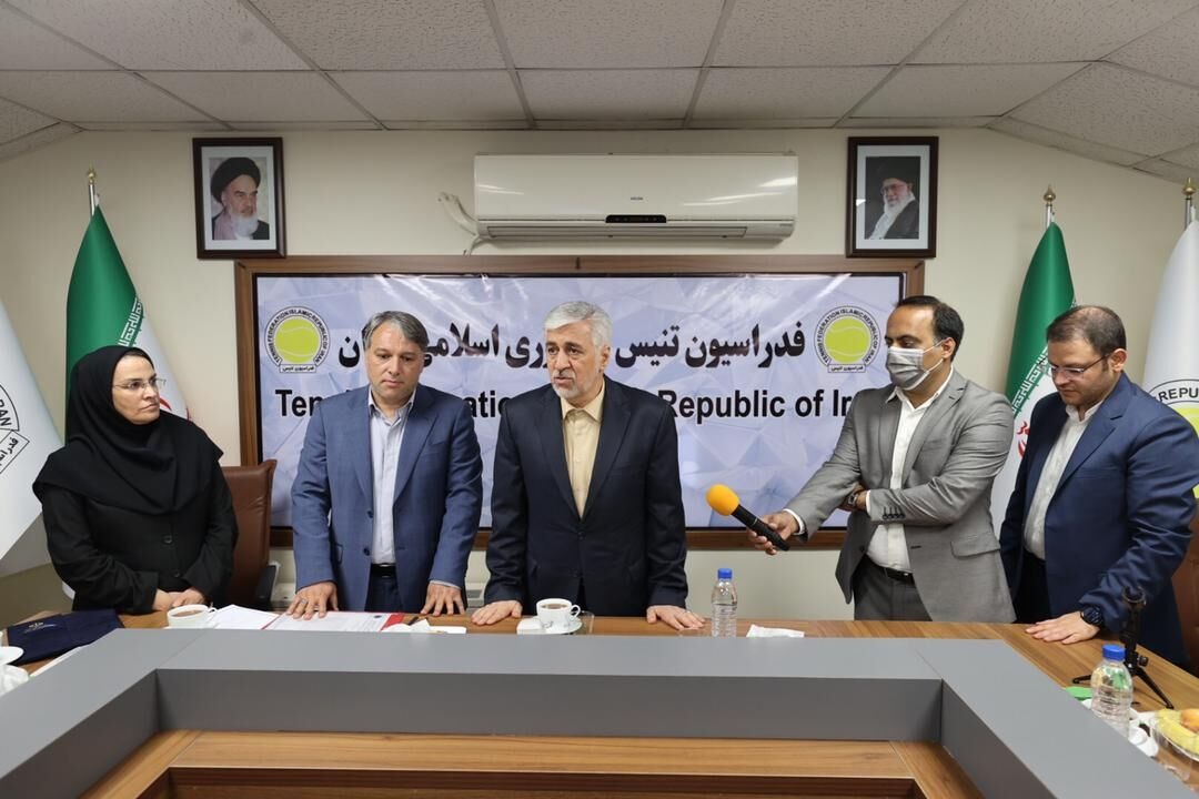 سجادی: اتفاق دگرگون‌کننده در ورزش باید رقم بخورد