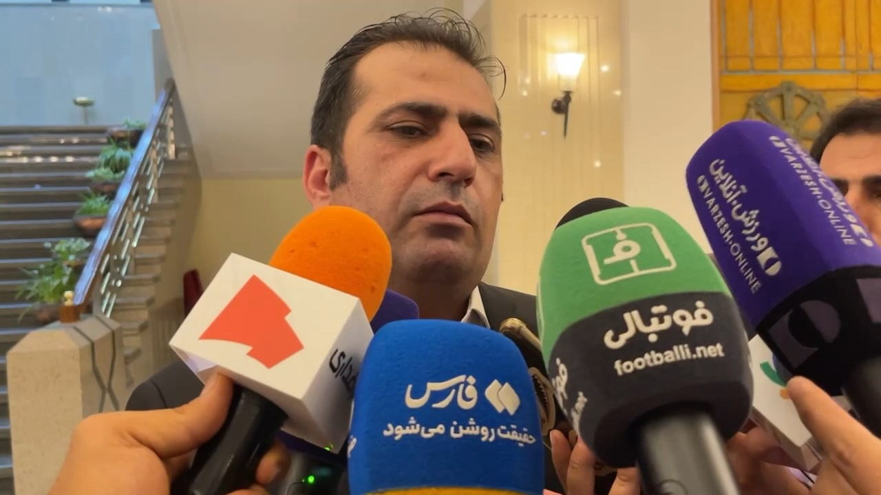 اختصاصی/ گفت و گوی با علی سامره قبل از مراسم قرعه کشی لیگ برتر