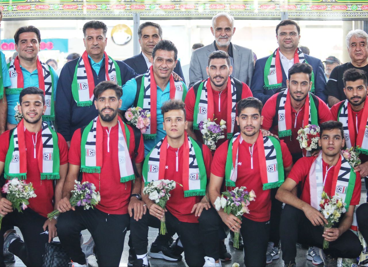 گزارش تصویری/ بازگشت تیم امید فوتسال ایران پس از قهرمانی در مسابقات کافا
