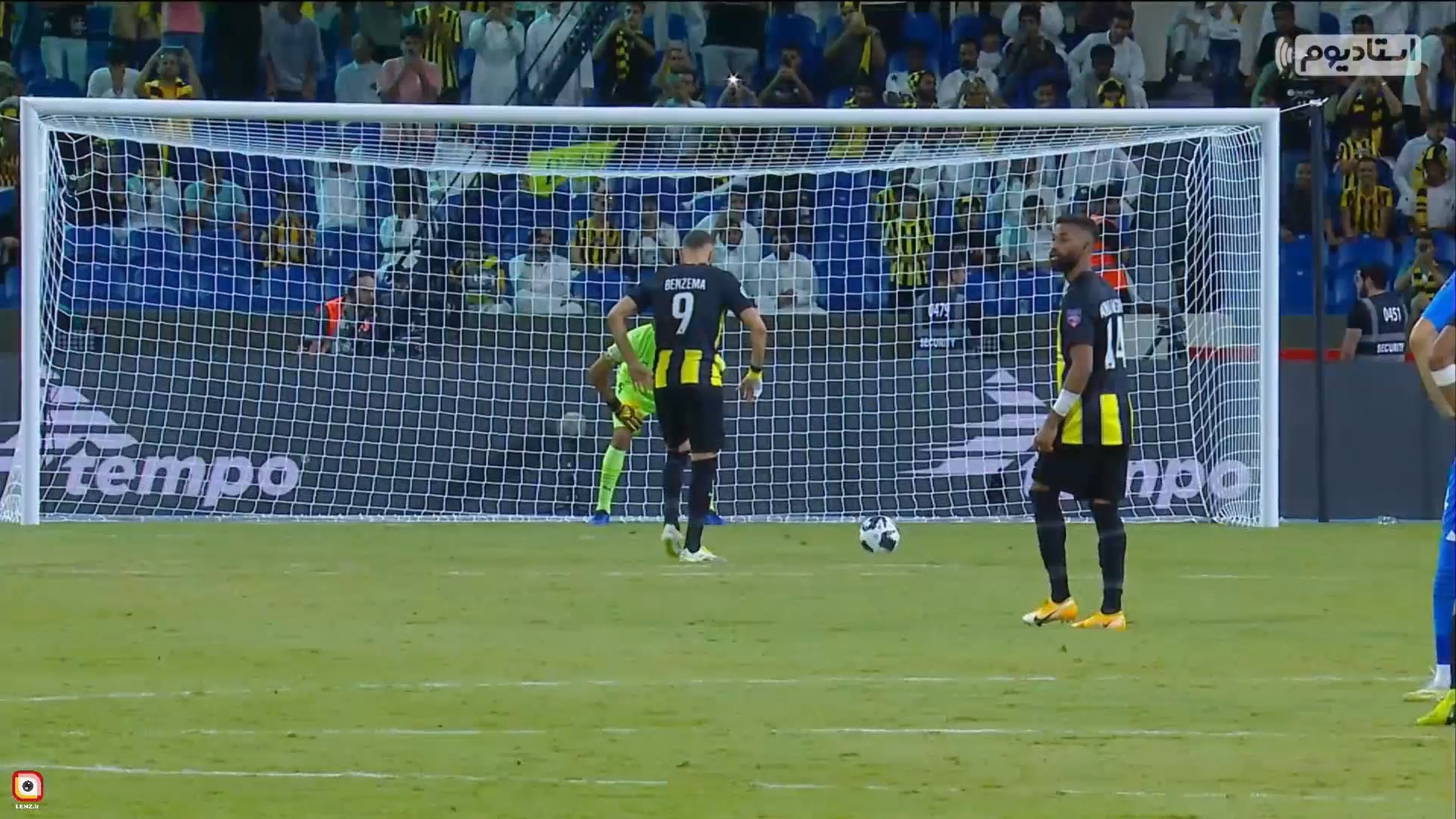 هدر رفتن پنالتی الاتحاد مقابل الهلال توسط کریم بنزما