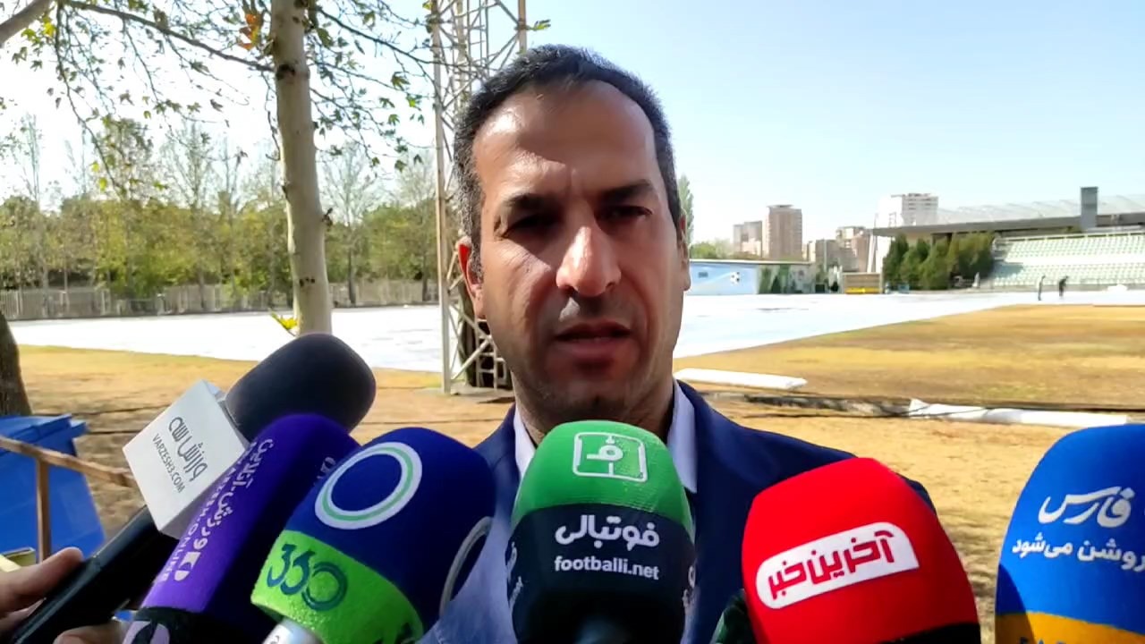 اختصاصی/ داود پرهیزکار: تعویض چمن زمین شماره یک 50 میلیارد هزینه دارد