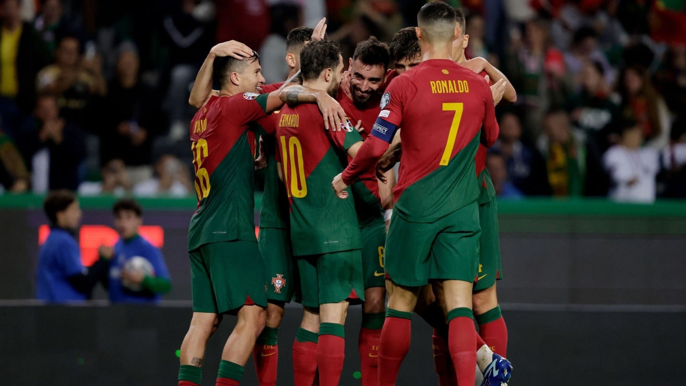 خلاصه بازی پرتغال 2-0 ایسلند