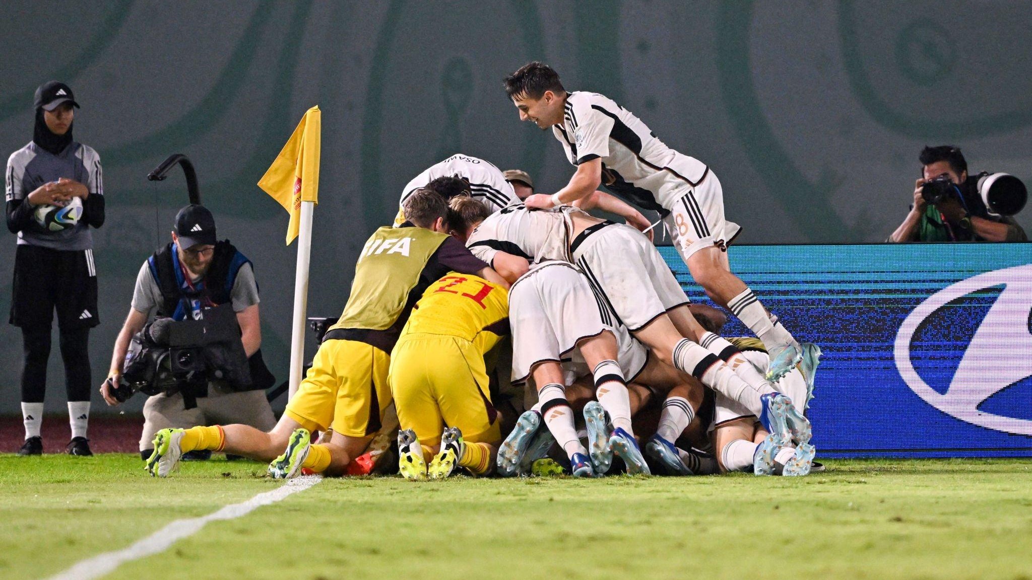 ضربات پنالتی نوجوانان آلمان 4-3 نوجوانان فرانسه