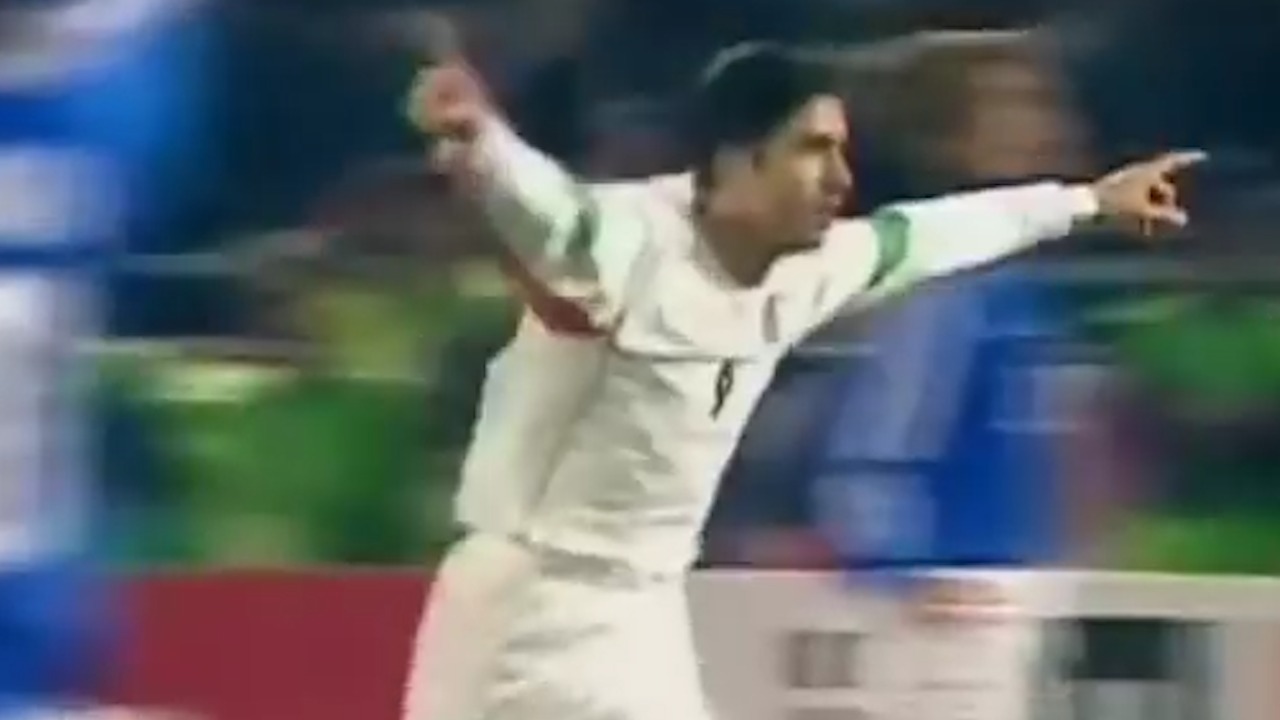 نوستالژی/ ایران 2-1 ژاپن در سال 1384 - مقدماتی جام جهانی 2006 (دبل وحید هاشمیان)
