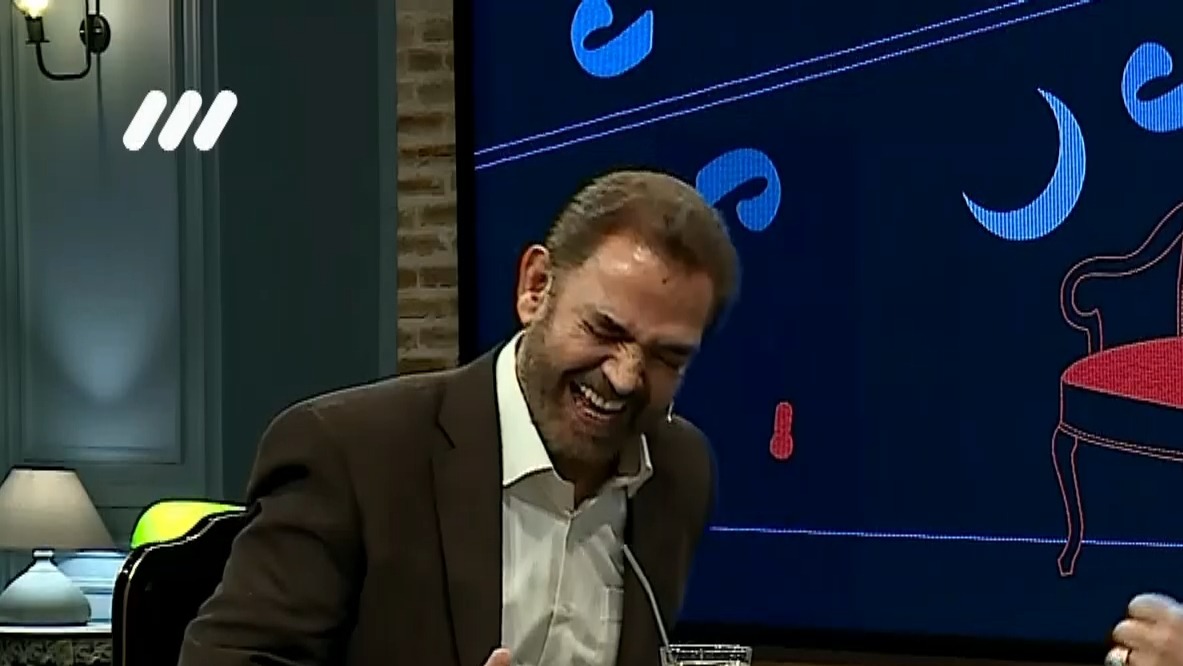 خاطره جالب فیروز کریمی از زندانی کردن جاسوس تیم رقیب در سرویس بهداشتی