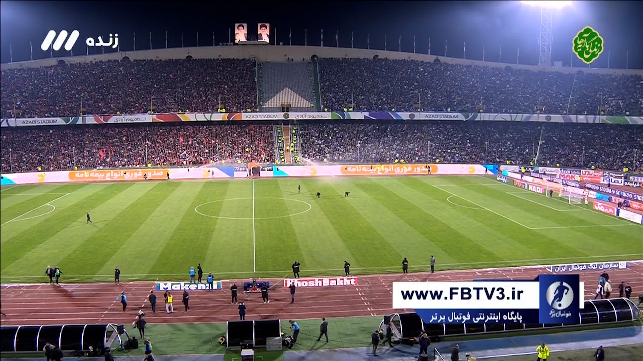 فوتبال برتر/ بررسی ترکیب دو تیم استقلال و پرسپولیس با پرویز مظلومی و حمید مطهری و تصاویری از هواداران در ورزشگاه آزادی