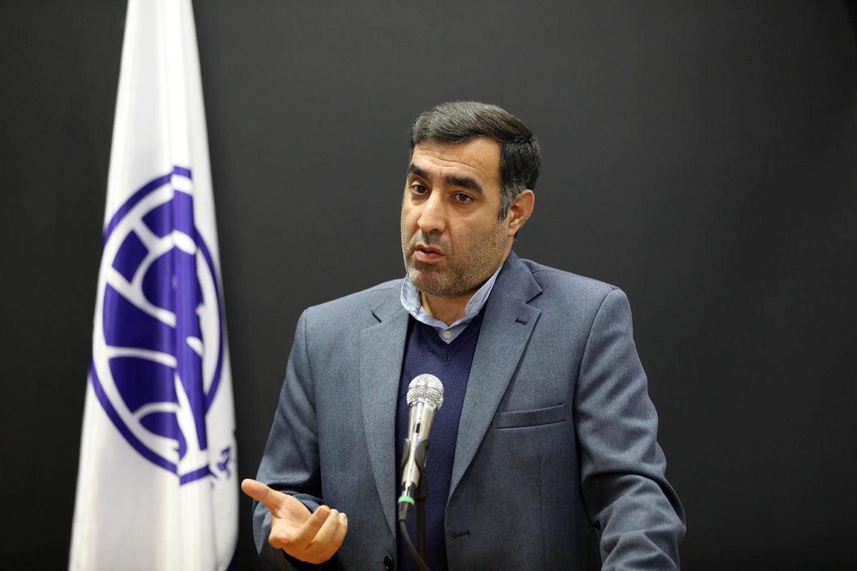 جوادی: قرار بود در اسفندماه چمن تختی مورد بهره‌برداری واقع شود