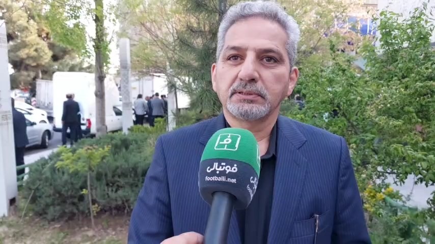 ناصر فریادشیران: به نظر من بیشتر حاشیه ها را خود آقای نکونام وارد تیم می کند