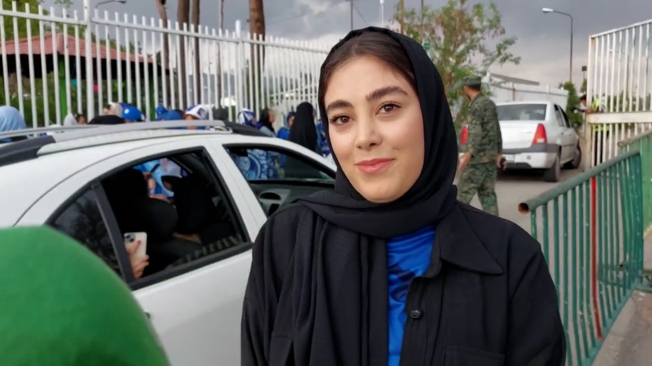 اختصاصی/ گفت و گو با بانوی طرفدار استقلال قبل از بازی با شمس آذر