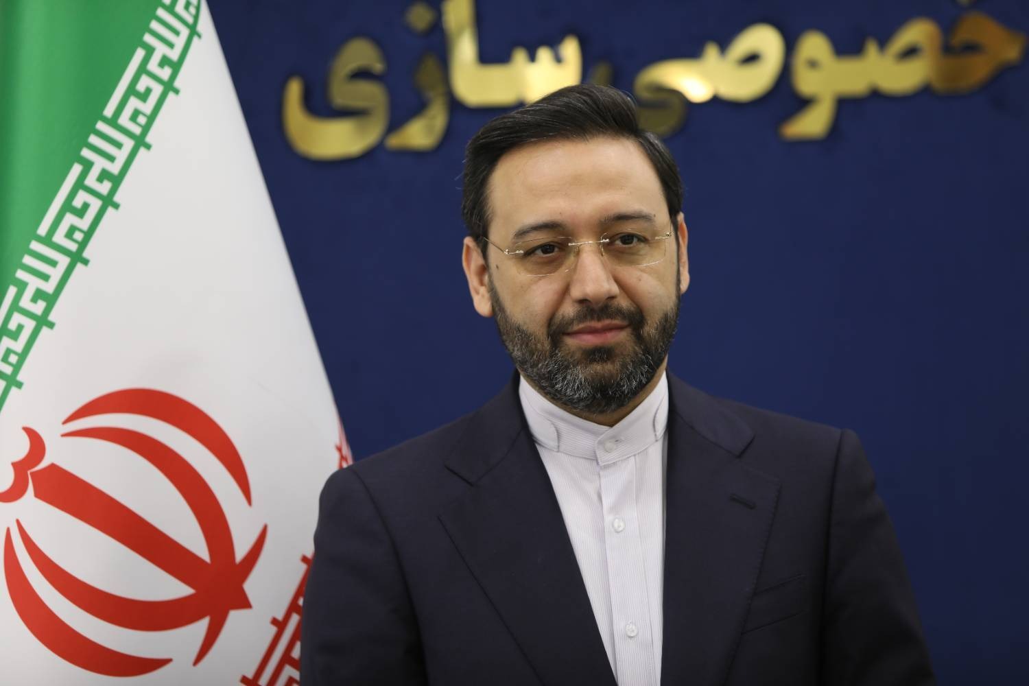 درباره شهید مالک رحمتی که در بالگرد ریاست جمهوری بود؛ خصوصی‌سازی سرخابی‌ها را به سرانجام رساند