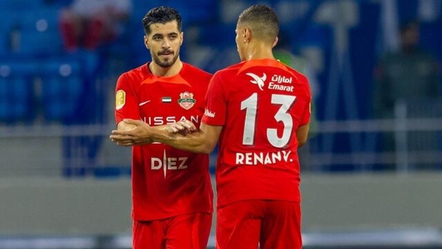روزنامه اماراتی: عزت‌اللهی فصل بعد هم در الاهلی بازی می‌کند