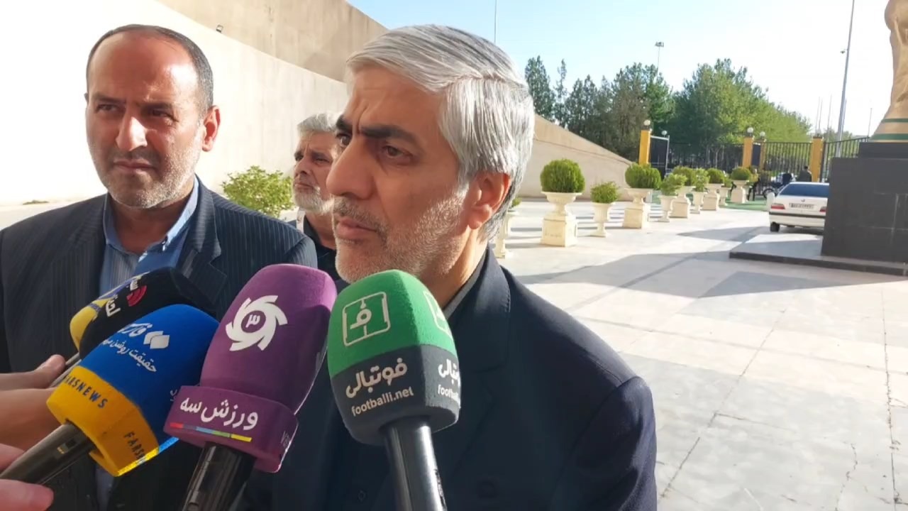 اختصاصی/ صحبت های کیومرث هاشمی وزیر ورزش و جوانان قبل از آغاز دیدار فینال جام حذفی