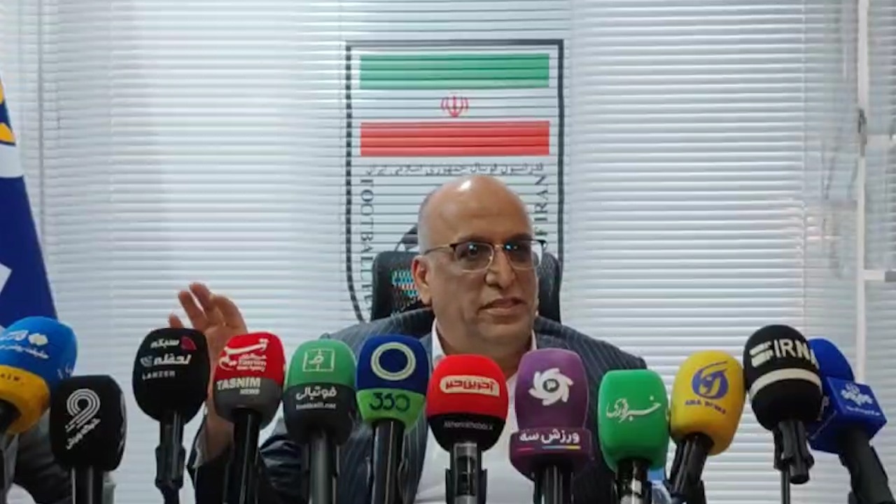 اختصاصی/ نورشرق: نماینده بازیکن باید برای مذاکره دارای مجوز باشد