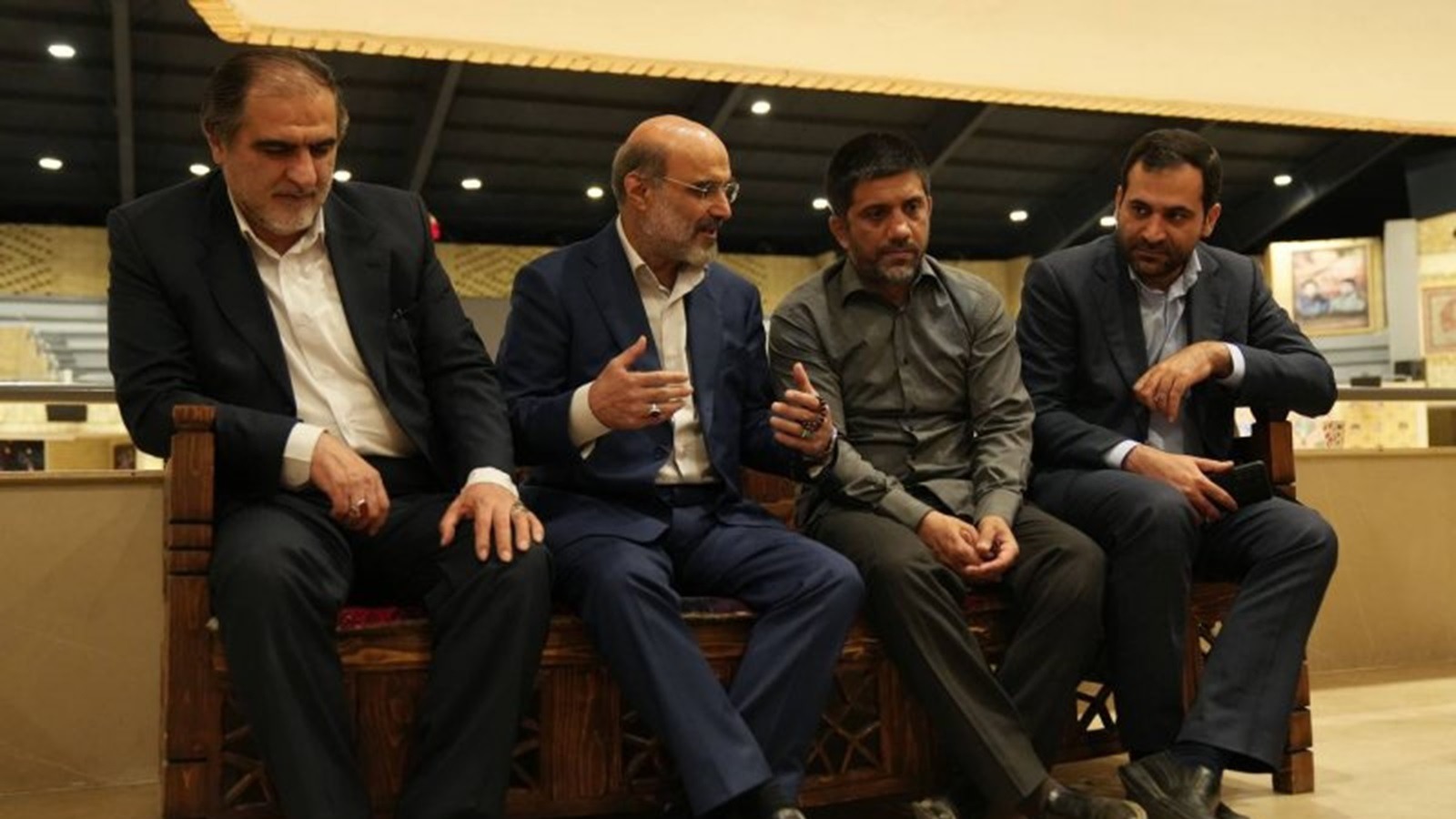 وزیر جدید نفت دست به کار شد؛ علی عسگری و شهریاری رفتنی می‌شوند؛ استقلال در آستانه تغییرات بزرگ مدیریتی!