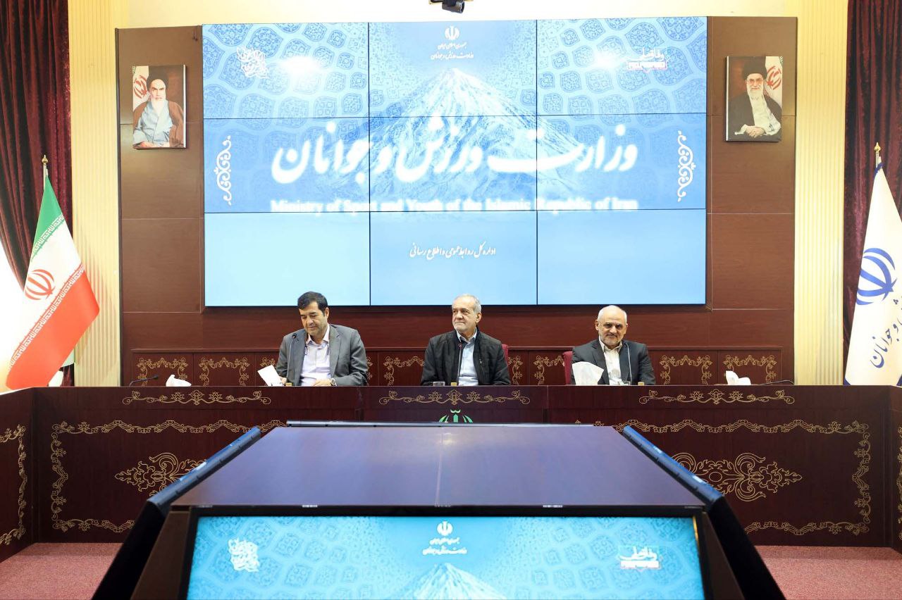 گزارش تصویری/ حضور رئیس جمهور در وزارت ورزش و جوانان