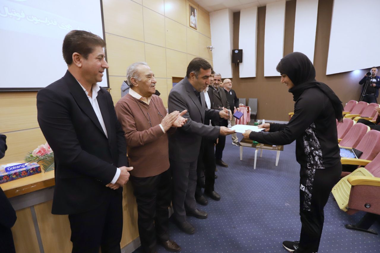 گزارش تصویری/ تجلیل از داوران بین‌المللی فوتبال و فوتسال