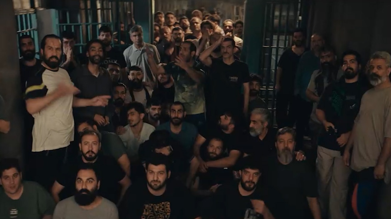 سینمافوتبال/ مهار پنالتی رونالدو توسط بیرانوند و شادی جالب توجه زندانیان در سریال وحشی