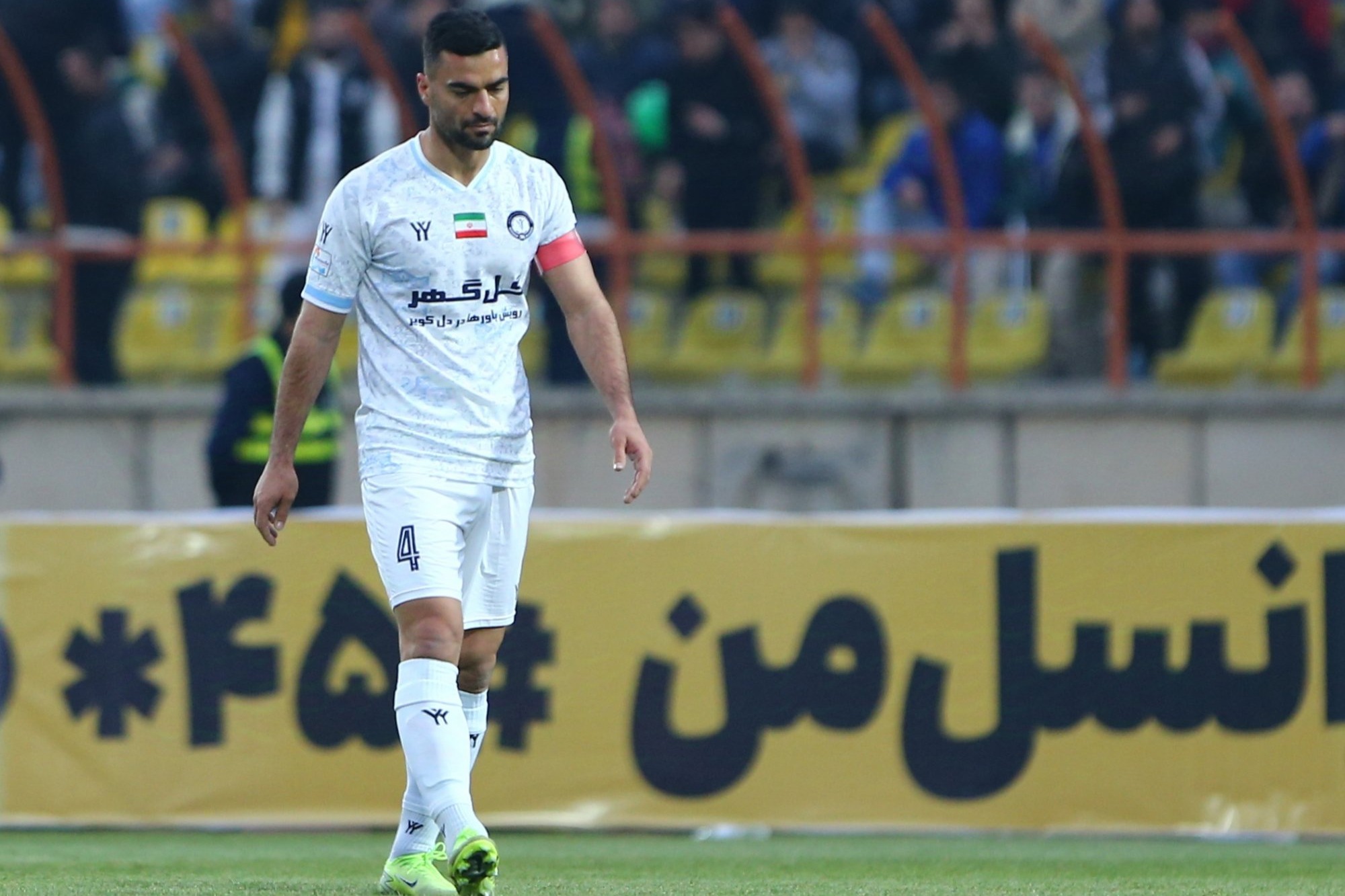فصل برای هافبک گل‌گهر تمام شد