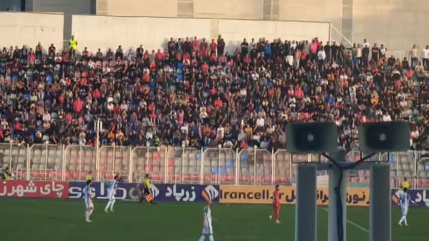شعار هواداران نساجی علیه سیامک نعمتی