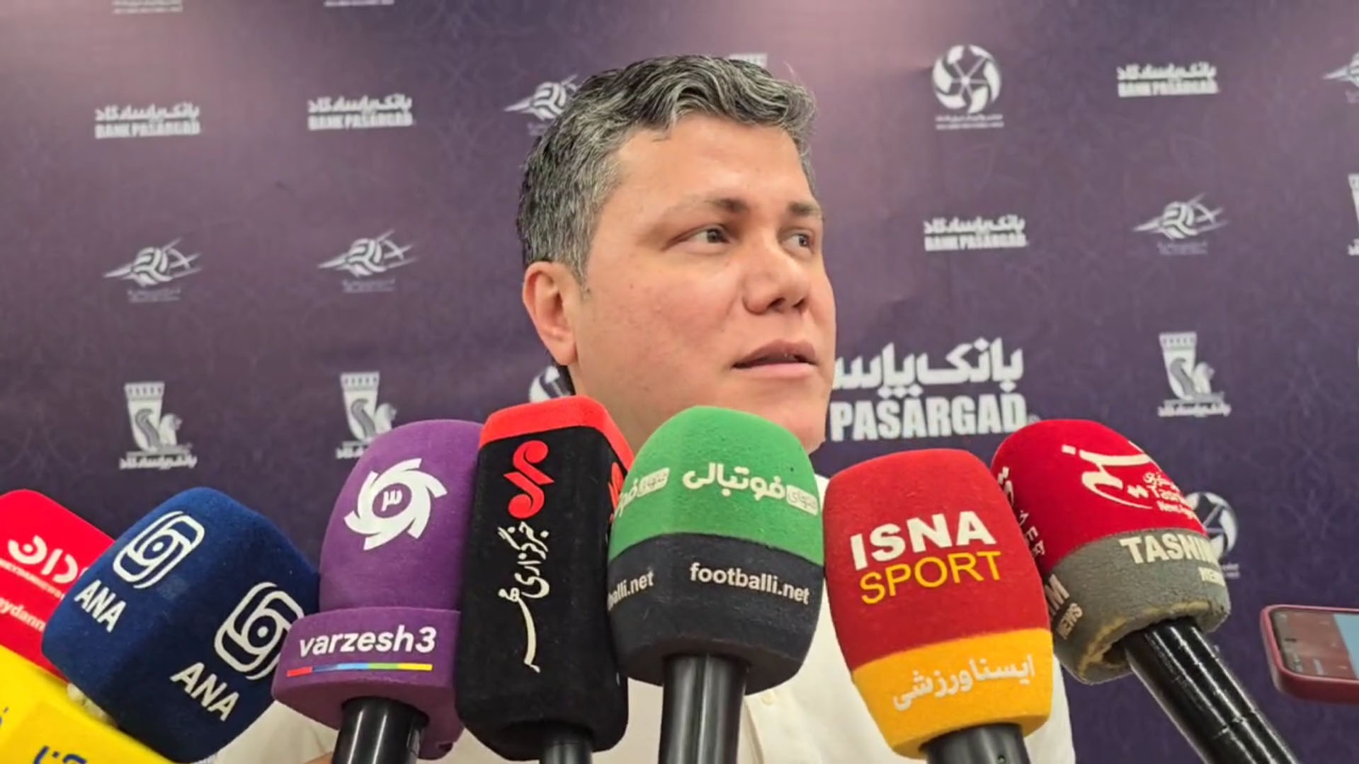 مهدی مهدوی: با امیرحسین اسفندیار در حال مذاکره هستیم