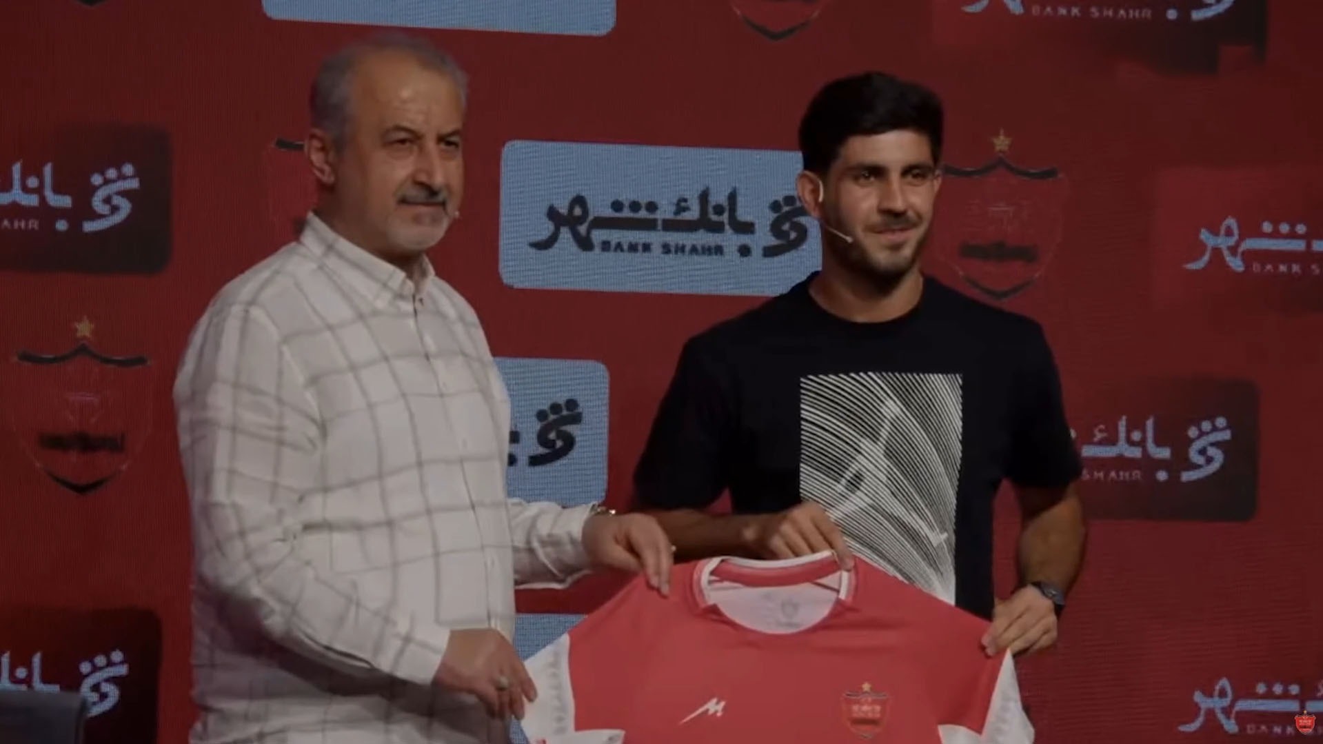 قرارداد محمد خدابنده‌لو برای سه فصل آینده با باشگاه پرسپولیس تمدید شد