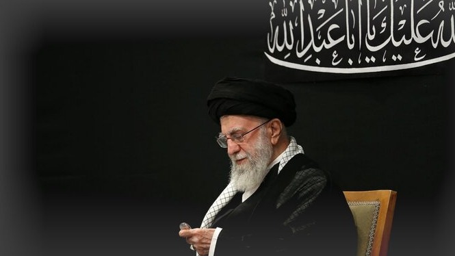 رهبر انقلاب در مراسم عزاداری امشب: آقای کریمی! «ای ایران» بخوان