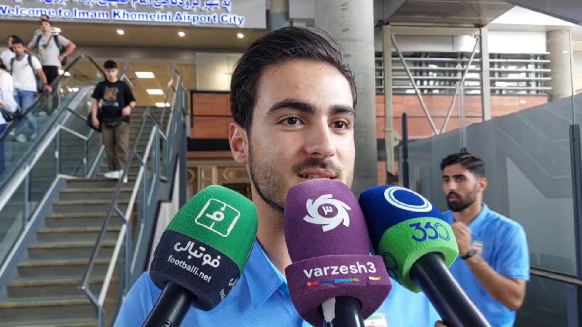 کسری طاهری: حضور در تیم ملی بزرگسالان برای همه‌ی بازیکنان افتخار است