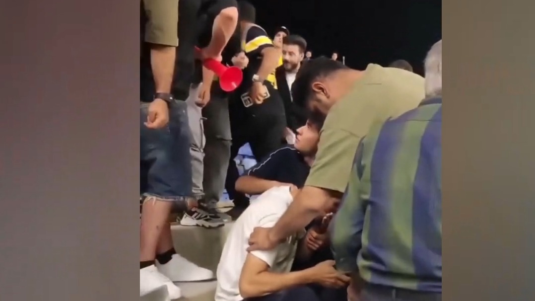 حادثه وحشتناک برای یک هوادار در ورزشگاه پارس شیراز