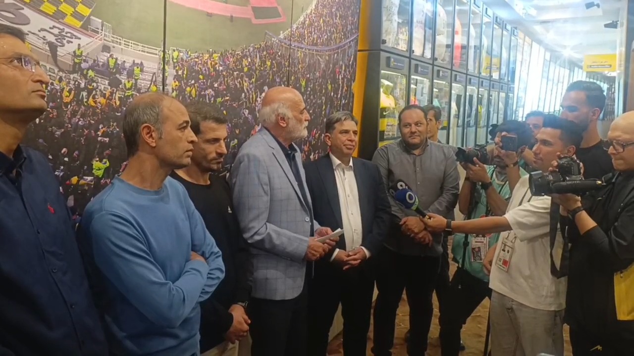 رونمایی از سردیس رسول کربکندی پیشکسوت فوتبال اصفهان در موزه سپاهان