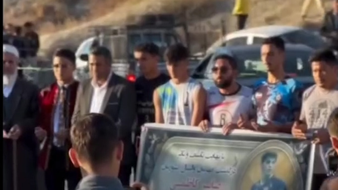 آیین سنتی ترکمن صحرا در مراسم ختم صابر کاظمی ملی پوش فقید والیبال ایران با حضور پدر او