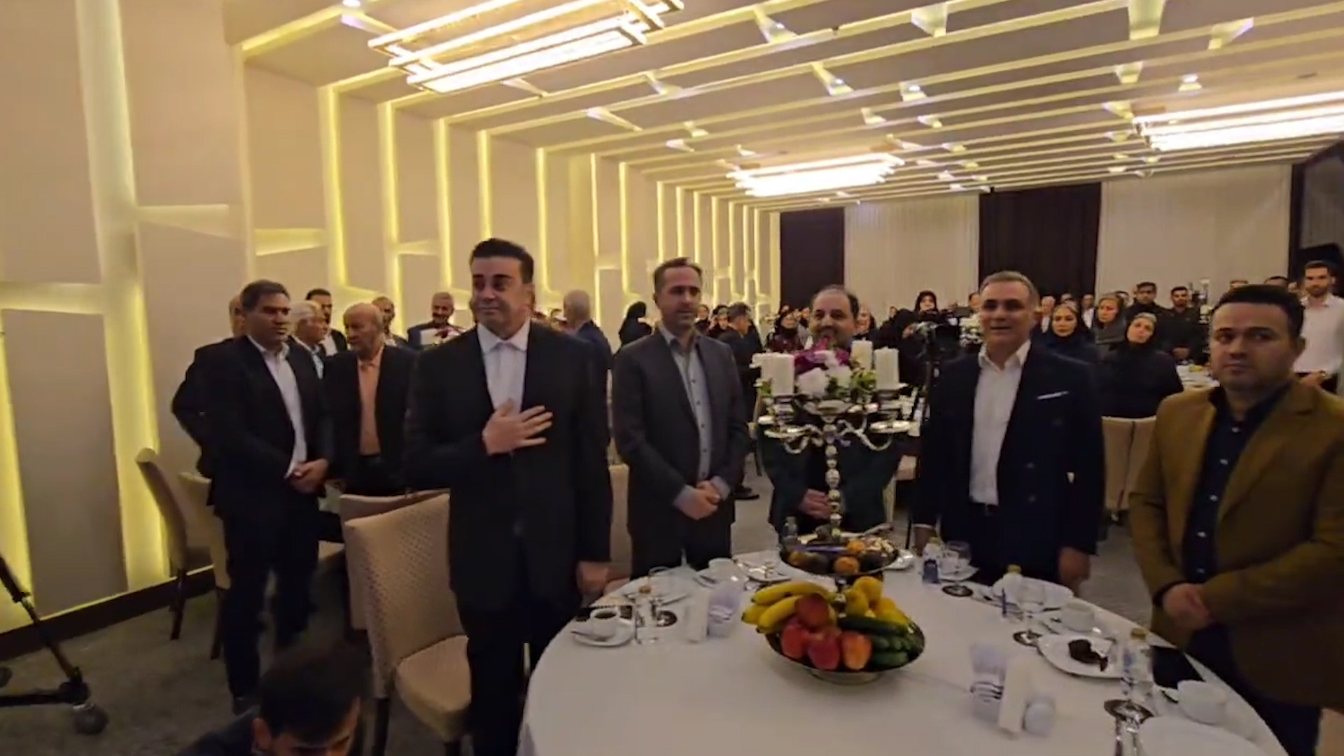 پخش سرود ملی در مراسم تجلیل از پیشکسوتان داوری و رونمایی از البسه داوری هیات فوتبال استان تهران