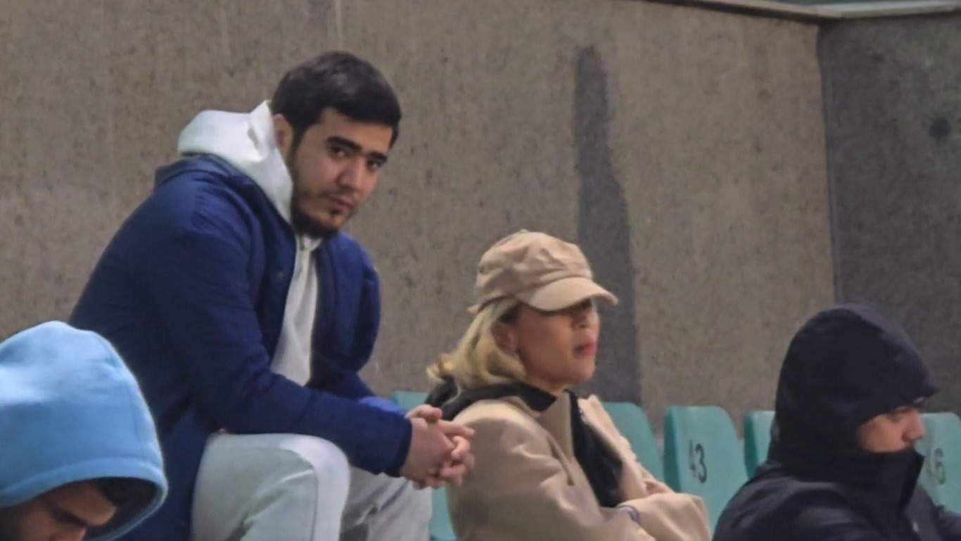 همسر اوستون اورونوف تماشاگر بازی بدون تماشاگر پیکان و پرسپولیس