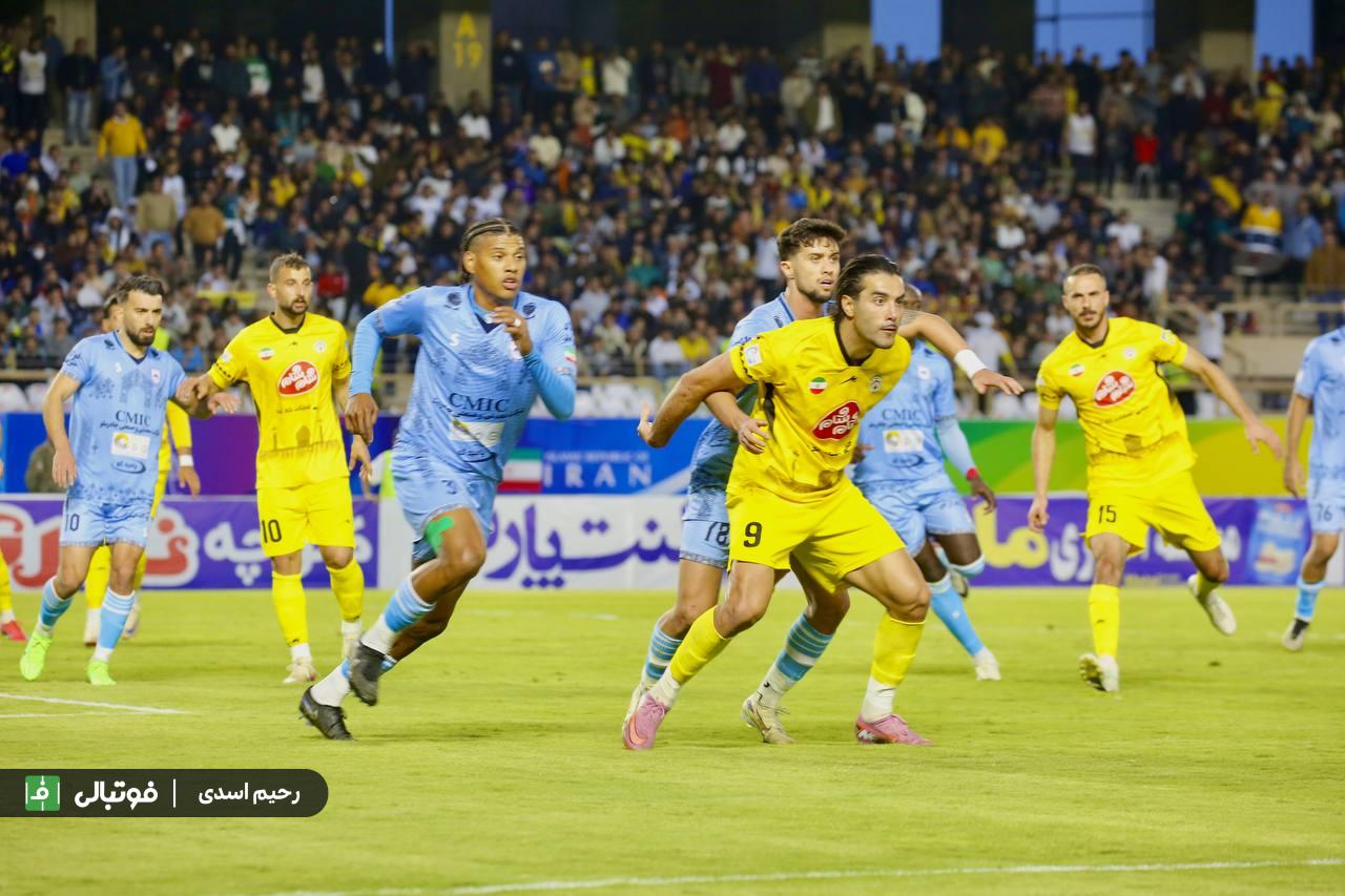 گزارش تصویری/ فجرسپاسی یک - چادرملو دو