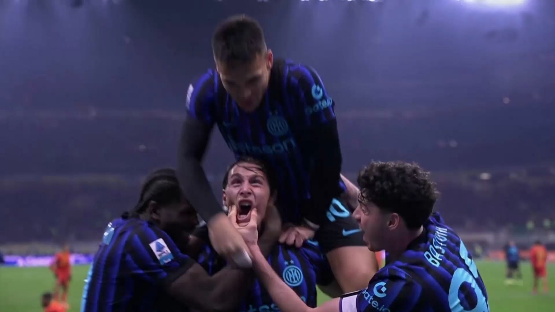گل اول اینتر به لچه (اسپوسیتو)