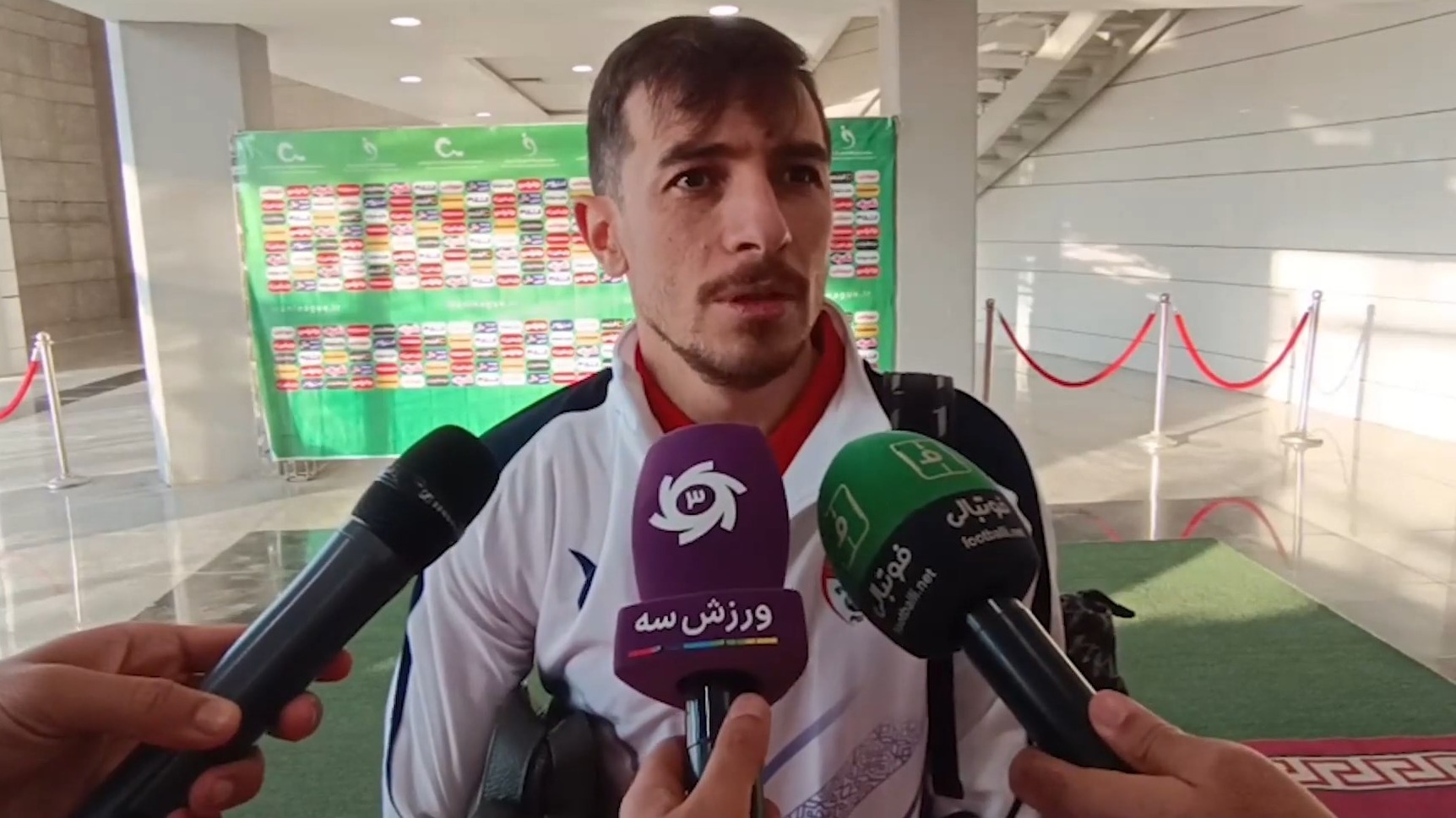 فرشاد احمدزاده: فقط درباره تیم فولاد سوال کنید!