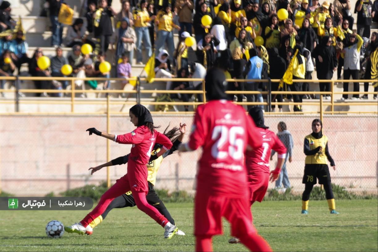 زنان پرسپولیس، ناکام تمام عیار در خارج از تهران