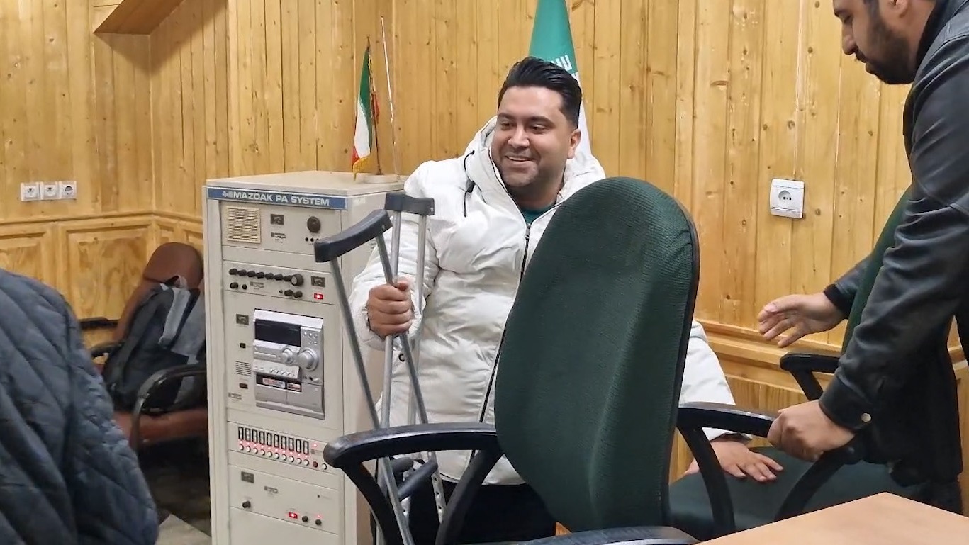 حضور متفاوت سعید اخباری در نشست خبری بعد از بازی با پرسپولیس