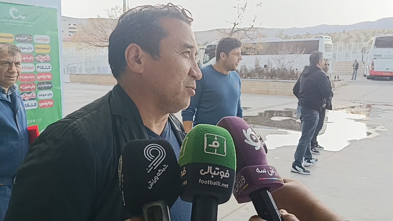 خداداد عزیزی: همچنان جز مدعیان قهرمانی هستیم