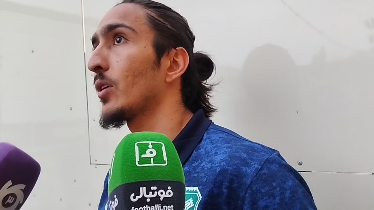 صحبتهای احسان حسینی و مهراد قنبری بازیکنان خیبر پس از بازی با ملوان
