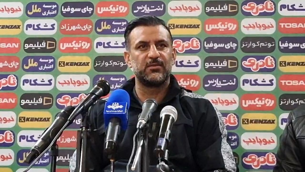 نشست خبری هادی شکوری مربی مس رفسنجان در پایان بازی با پیکان