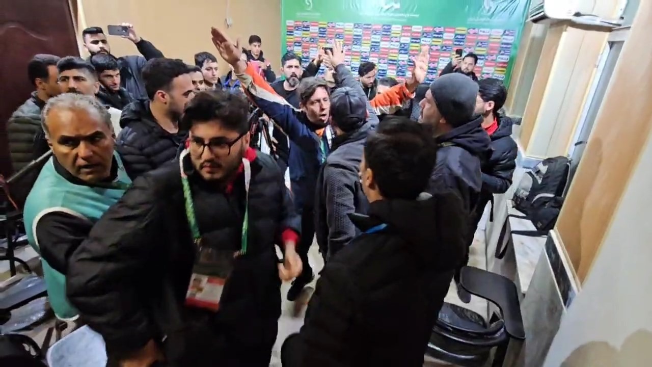 درگیری خبرنگاران با مدیر روابط عمومی تراکتور و لغو نشست خبری محمد ربیعی