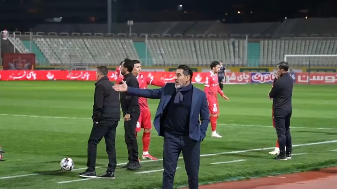 پیروانی خطاب به بازیکنان پرسپولیس: بی عرضه‌ها