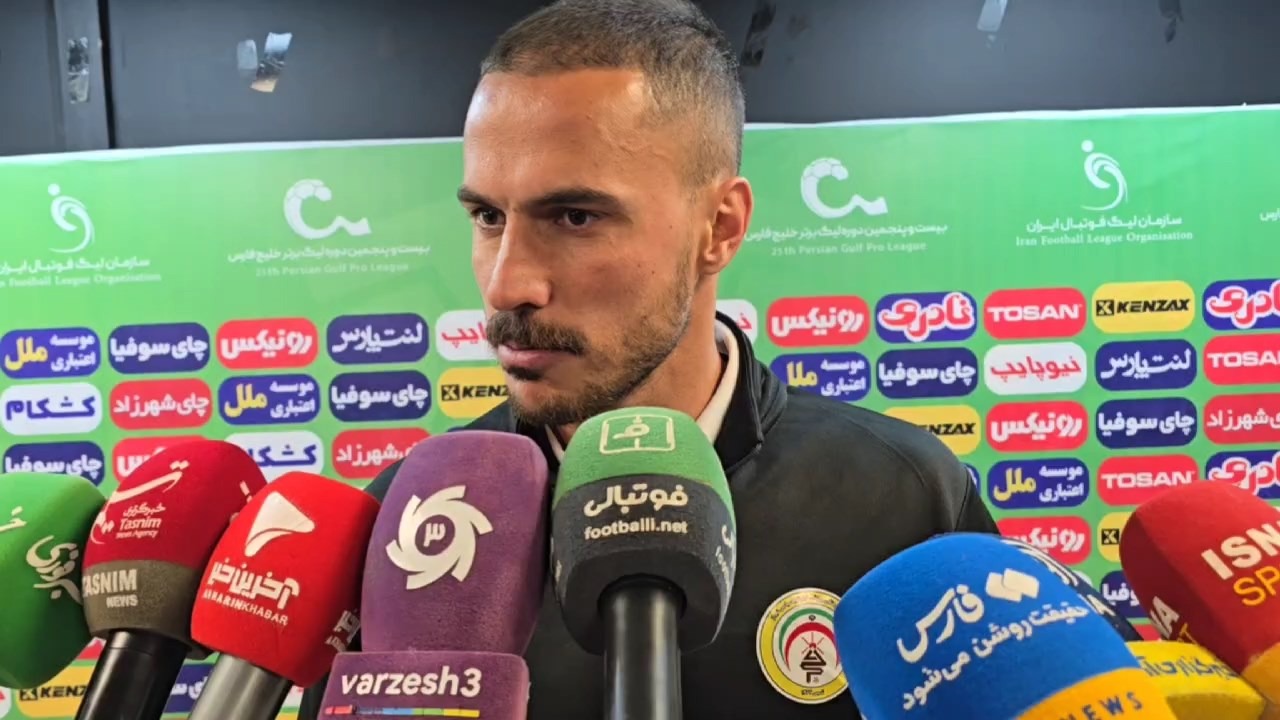 موسوی: آقای اکرمی یک کیک درست کرد و چند تمشک روی آن گذاشت و به استقلال تقدیم کرد!