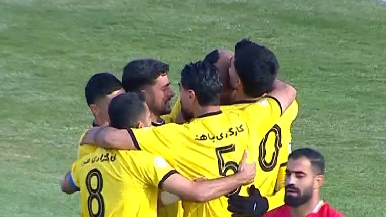 قهرمانی سپاهان در سوپرجام با گل انزونزی به پرسپولیس