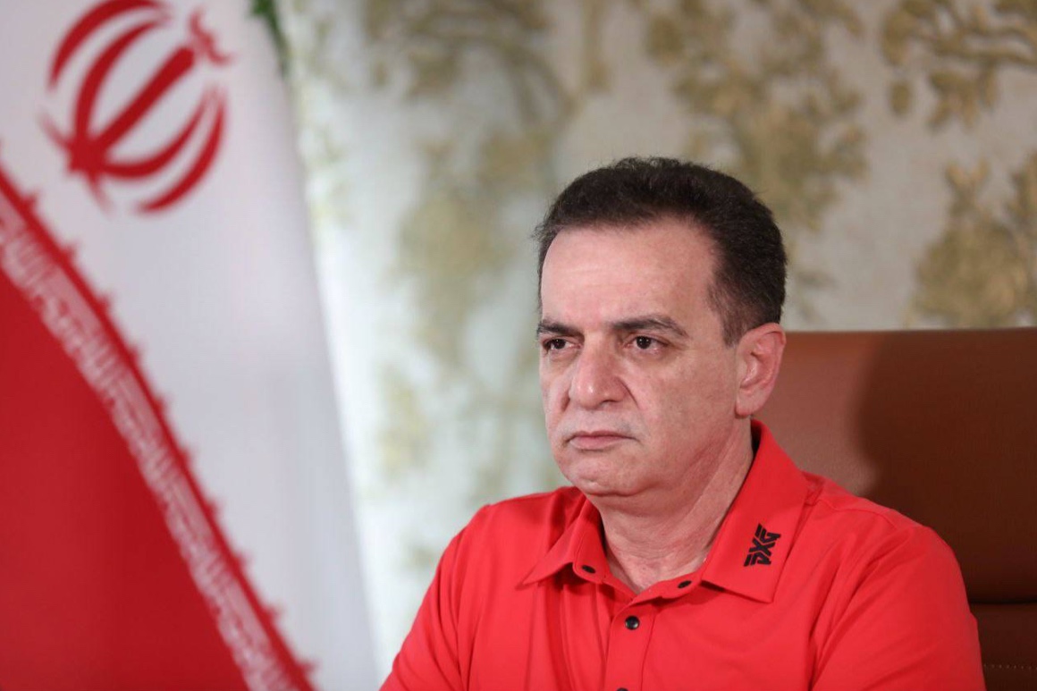 زنوزی: فدراسیون فوتبال باید پشت تراکتور باشد!